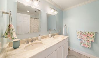 50 0 Indian Trl, Barnstable, MA 02630