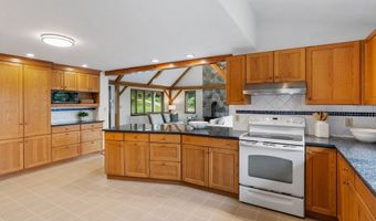 444 Middle Rd, Boxborough, MA 01719