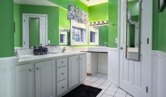 45 Pocono Ln 4, Danbury, CT 06810