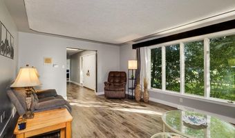 600 MANOR Ln, Cheyenne, WY 82009