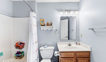 414 Winterwood Dr, Avon, IN 46123