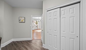 2086 Autumn Hill Dr, Ann Arbor, MI 48103