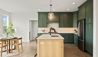 980 Pelican Dr, Polk City, IA 50226