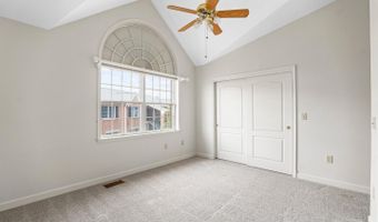 6908 FAIRFAX Dr 306, Arlington, VA 22213