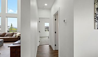 7864 Crane Cir, Anchorage, AK 99502