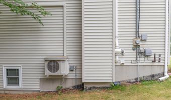 95 Yankee Ave, Bangor, ME 04401
