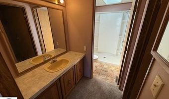 520 Moyer Ave, Alma, MI 48801