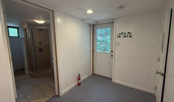 6 Riverview Dr, Athens, OH 45701