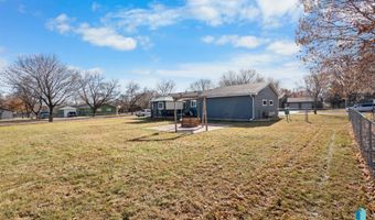 112 E Glenwood Dr, Brandon, SD 57005