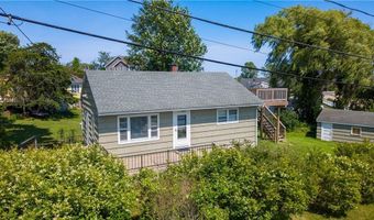 17 Saltaire Ave, Narragansett, RI 02882