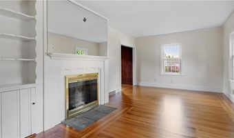 20 Bowen St, East Providence, RI 02916