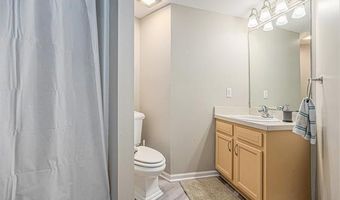 239 Fieldcrest St, Ann Arbor, MI 48103
