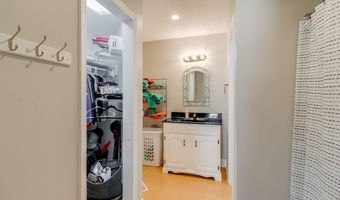 1337 Sunnyhill Dr, Camden, SC 29020