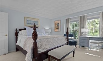 14 Fox Dr 14, Narragansett, RI 02882