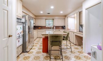 1820 Clare Dr, Alice, TX 78332