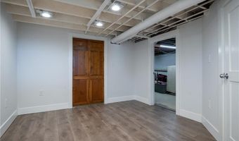 467 Maple Avenue Ave, Barrington, RI 02806