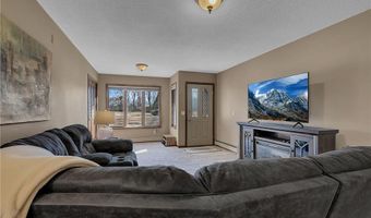 605 Chinook Ave SW, Avon, MN 56310