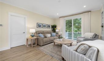 70 Tourjee Ln, North Kingstown, RI 02852