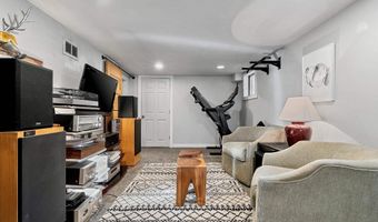 302 E MISSION Rd, Allouez, WI 54301