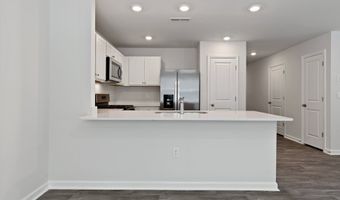 217 Maddox Dr, Aberdeen, NC 28315
