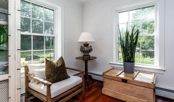 20 Babbidge Rd, Falmouth, ME 04105