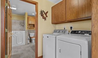 6544 Mohawk Rd, Allenton, WI 53002