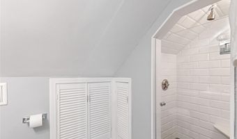 34 Burnett St, Johnston, RI 02919