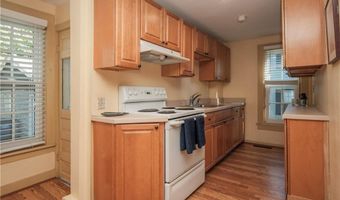 8 Cottage St 1, Newport, RI 02840