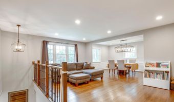 8217 CINDY Ln, Bethesda, MD 20817