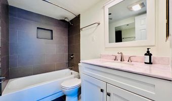 1301 N COURTHOUSE Rd 1107, Arlington, VA 22201
