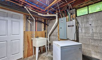 37 Anella Dr, Bethany, CT 06524