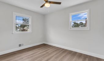 238 Lakewood Ave, Bayville, NJ 08721