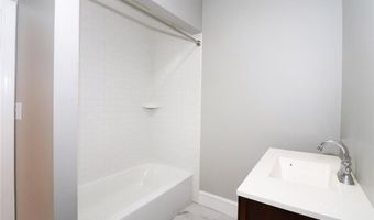 51 Gibbs Ave, Newport, RI 02840