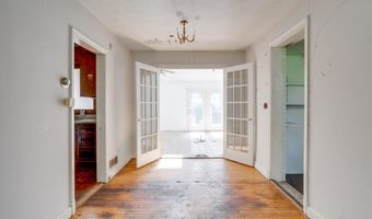 4113 PINERIDGE Dr, Annandale, VA 22003