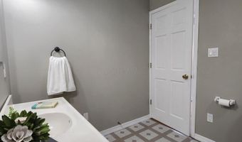 430 N Simon St, Ada, OH 45810