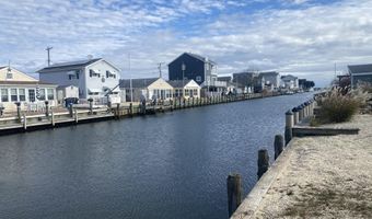 209 Pine Dr, Bayville, NJ 08721