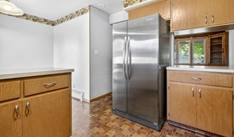 521 W SENECA Dr, Appleton, WI 54911