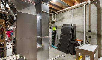 9774 68th Ave, Allendale, MI 49401