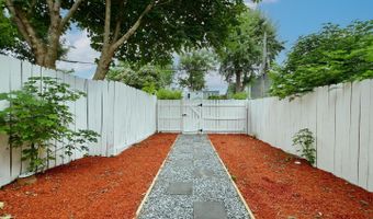 318 N PAYNE St, Alexandria, VA 22314