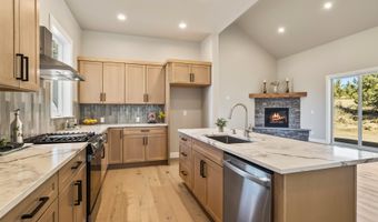 65299 85th St, Bend, OR 97703