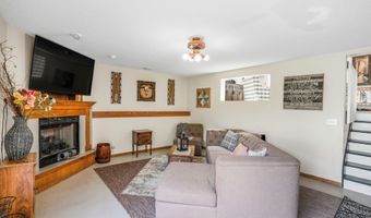 1801 W Cheyenne Ct, Polk City, IA 50226