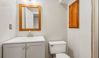 3802 IVANHOE Ln, Alexandria, VA 22310