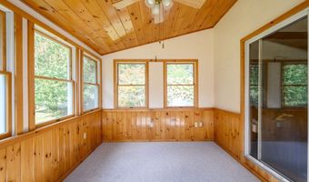 179 Russell Ln, Abington, MA 02351