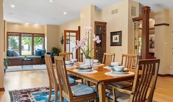 5870 Persimmon Dr, Fitchburg, WI 53711