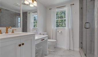 6 Fleuette Dr, Bellingham, MA 02019