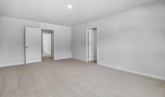 1049 Misty Creek Dr, Aberdeen, NC 28315