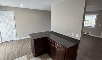 808 E Walnut St, Aurora, MO 65605