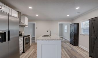 1616 Lakeview Ave, Camden, SC 29020