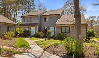 2 Roundhouse Rd 2, Bourne, MA 02532