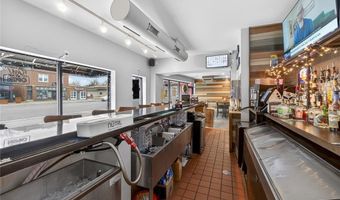 8713 Gravois Rd, Affton, MO 63123